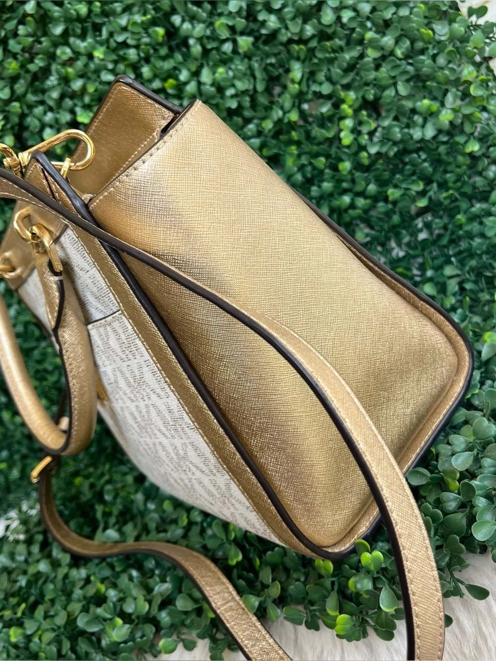 MICHAEL KORS Gold Signature Tina Raven Bedford Fulton Satchel Tote Crossbody